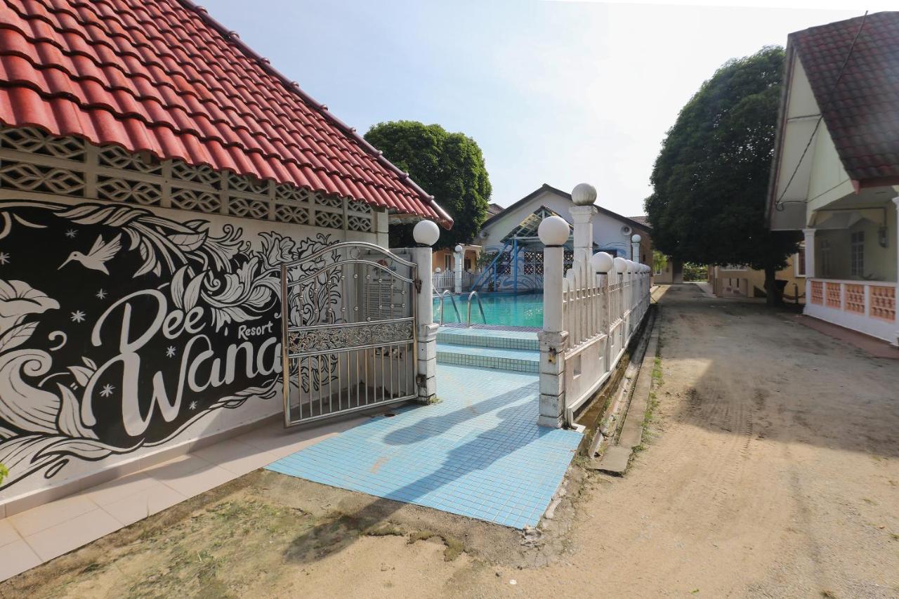 Oyo 8966 Dee Wana Resort 1 Пасир Путе Екстериор снимка